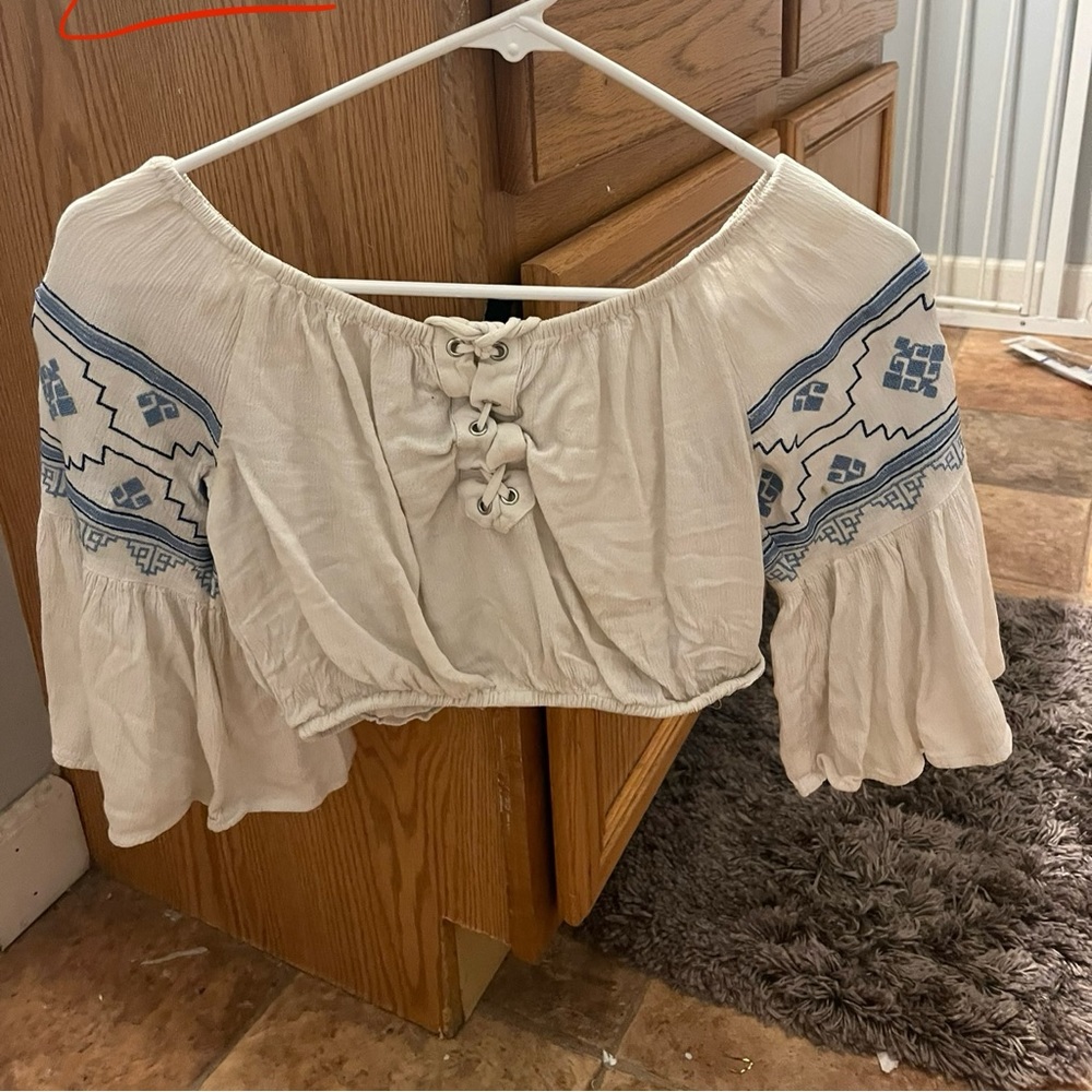 Cute white long sleeve crop top